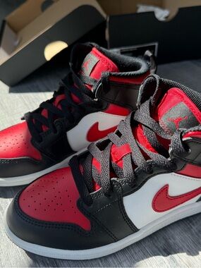 Kids' Red/Black/White Jordan 1 Mid-Top (PS) Sneakers